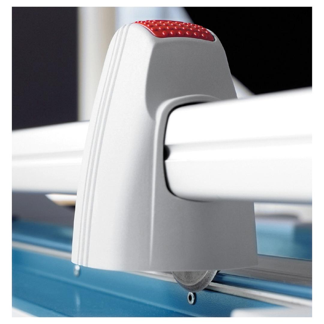 Coupeuse manuelle grand format 446 avec pieds support DAHLE — Tête de coupe avec une lame circulaire en acier trempé