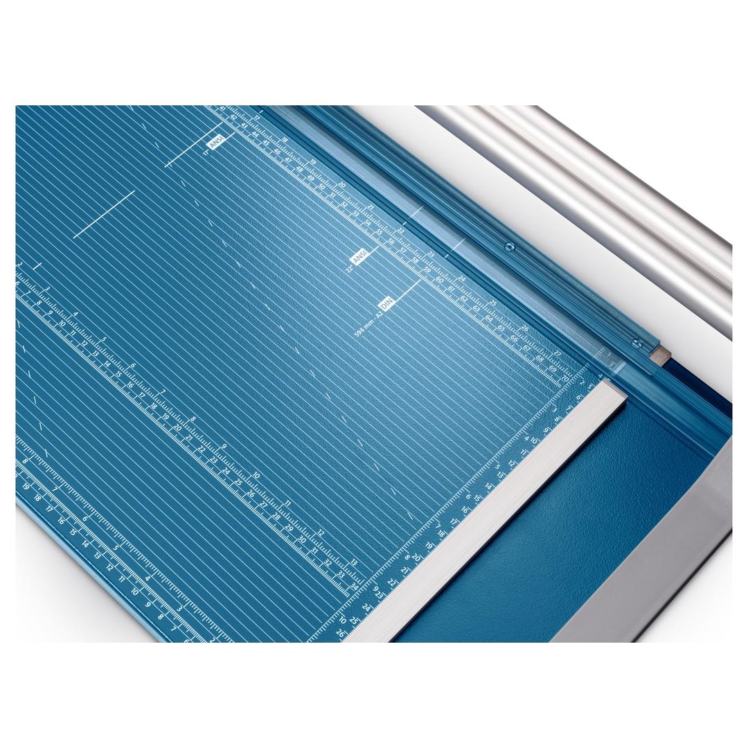 Rogneuse papier A2 à lame rotative 554 génération 3 DAHLE — Dispositif en équerre