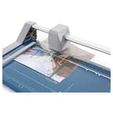 Rogneuse papier A3 à lame rotative 508 DAHLE — Mise en situation 1