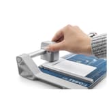 Rogneuse papier A4 à lame rotative 507 DAHLE — Mise en situation