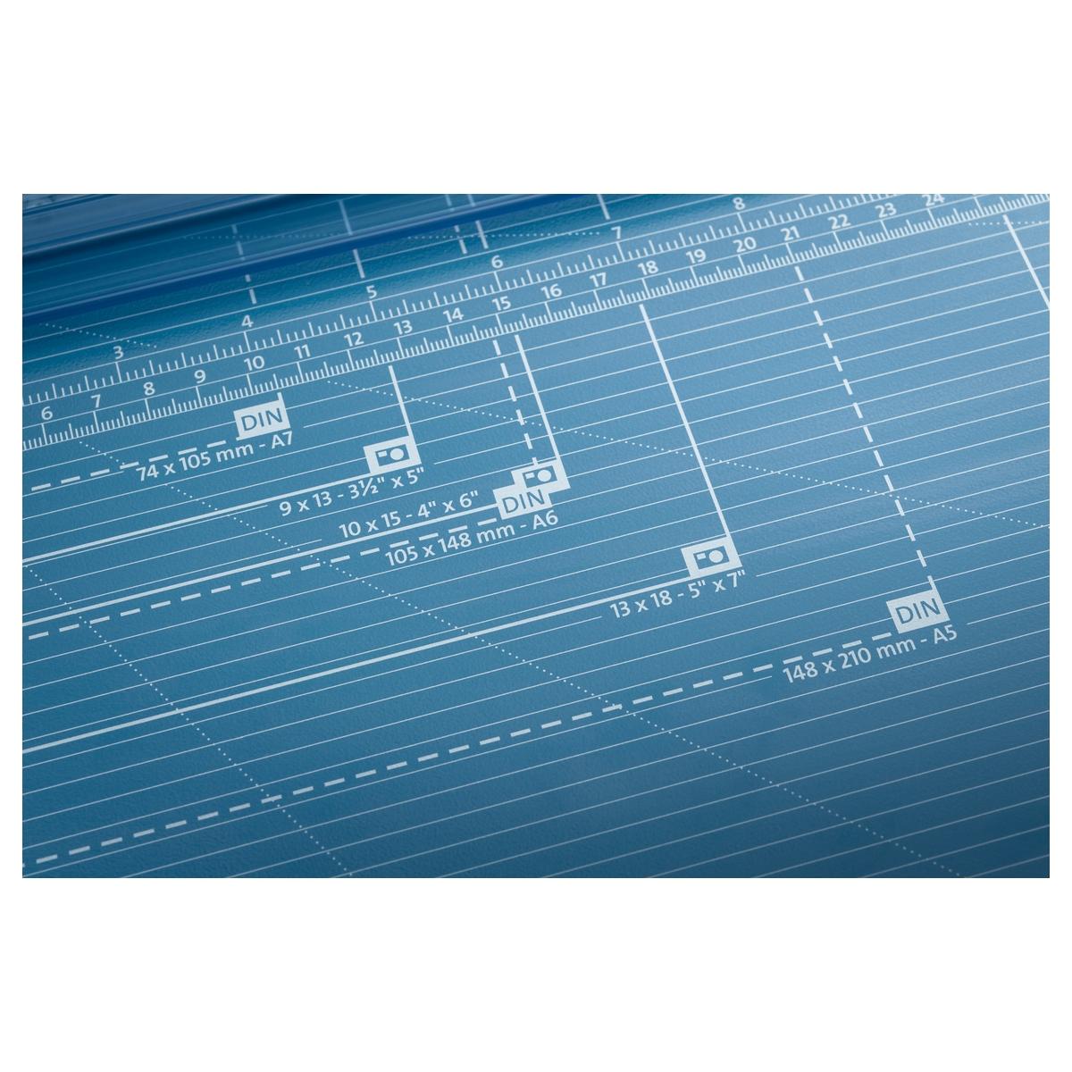 Rogneuse papier A4 à lame rotative 550 génération 3 DAHLE — Table graduée -  Lignes de formats utiles dans de nombreux formats DIN