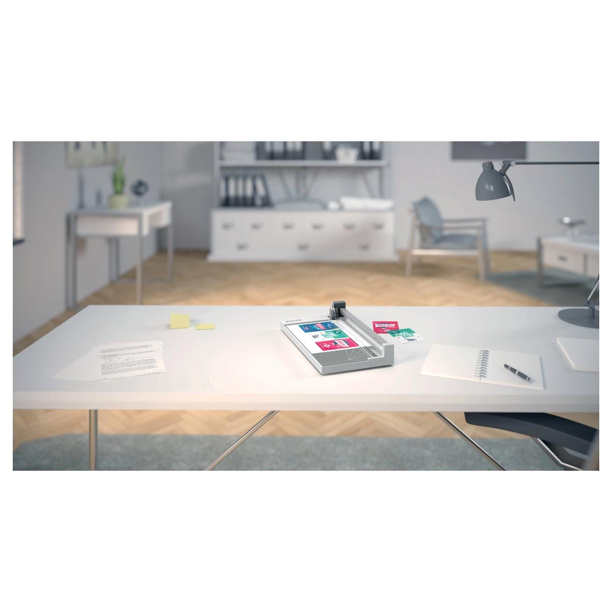 Rogneuse papier A4 à lame rotative Precision Home Office A4 LEITZ — Environnement