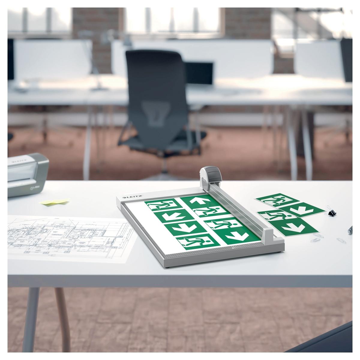 Rogneuse papier A3 à lame rotative Precision Office A3 LEITZ — Zoom environnement